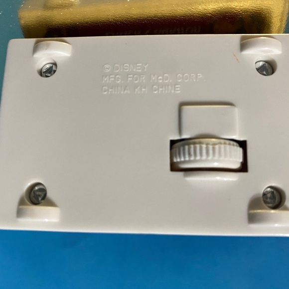 DISNEYS THE BLACK CAULDRON VIDEO FAVORITES VINTAGE 1998 McDONALDS HAPPY MEAL TOY - Picture 8 of 8